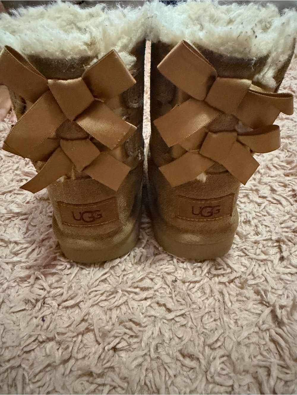 UGG Kids Chestnut Bow Back Shearling Boots - Chestnut